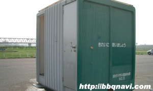 加古川河川敷緑地 トイレ